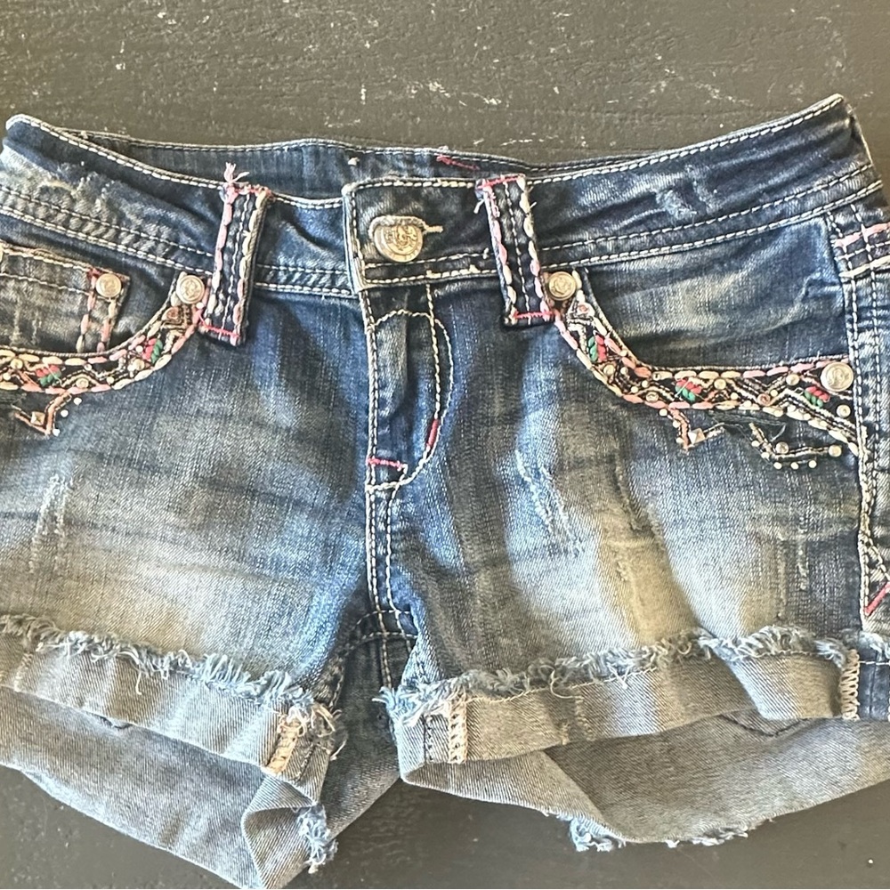 Grace shorts size 26 super cute great condition.